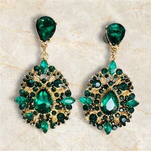 Stunning Dangle Drop Earrings, with Emerald Green Colour Stones, and Teardrop